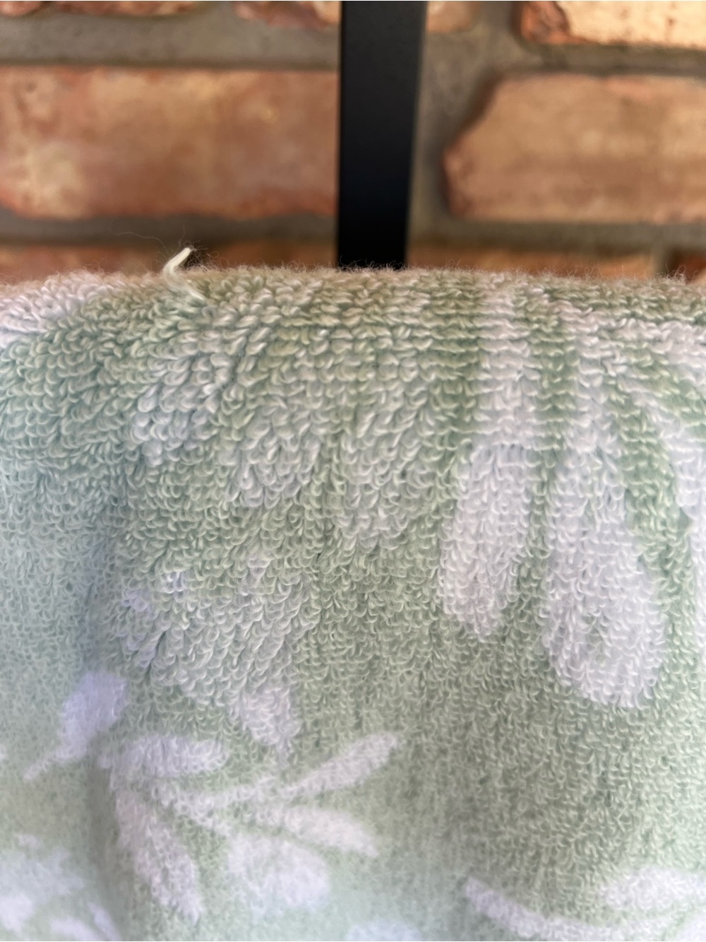 Sanctuary Mint Green & White Floral bath towel 100% cotton, 28x52 New with tags - Picture 4 of 6